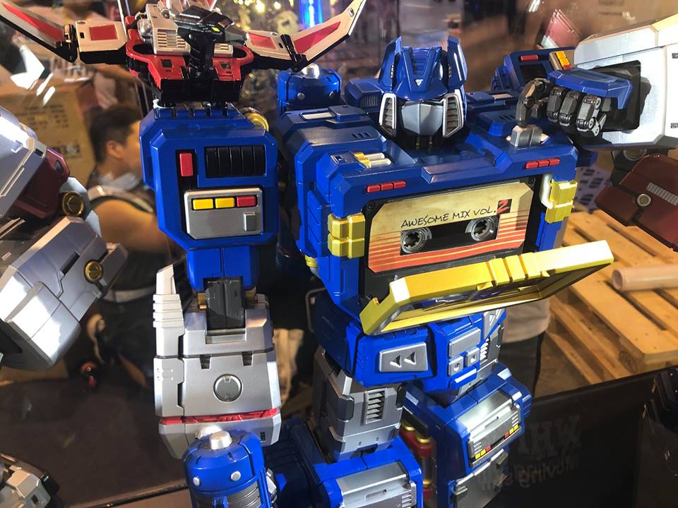 Toys-Alliance-Soundwave-08