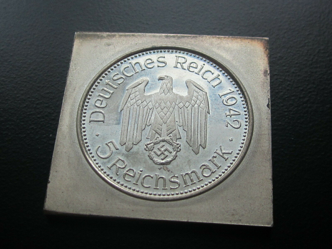 El retrato de Hitler no fue acuñado oficialmente en moneda. Foto5