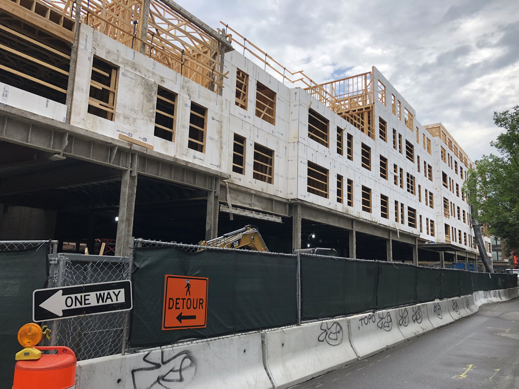 673B8B58-4737-4D35-8674-9A9C6F4C0209