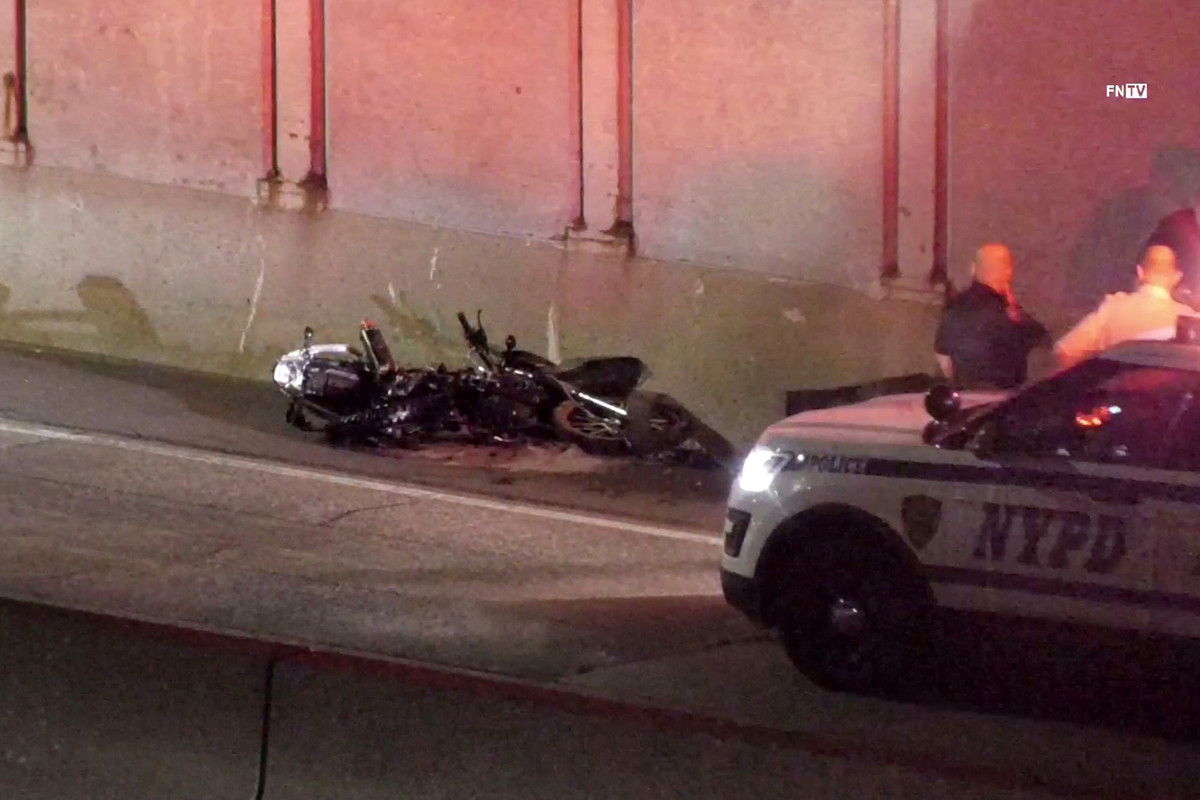 Dirt bike rider killed in LIE crash