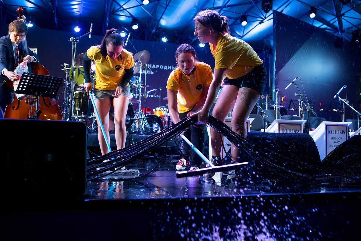 bf97d299-3e48-43ac-8a56-42ab439d1ea0