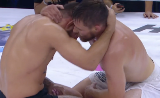 Брайс Мичъл и Жан Силва се биха зад кулисите преди граплинг мача им