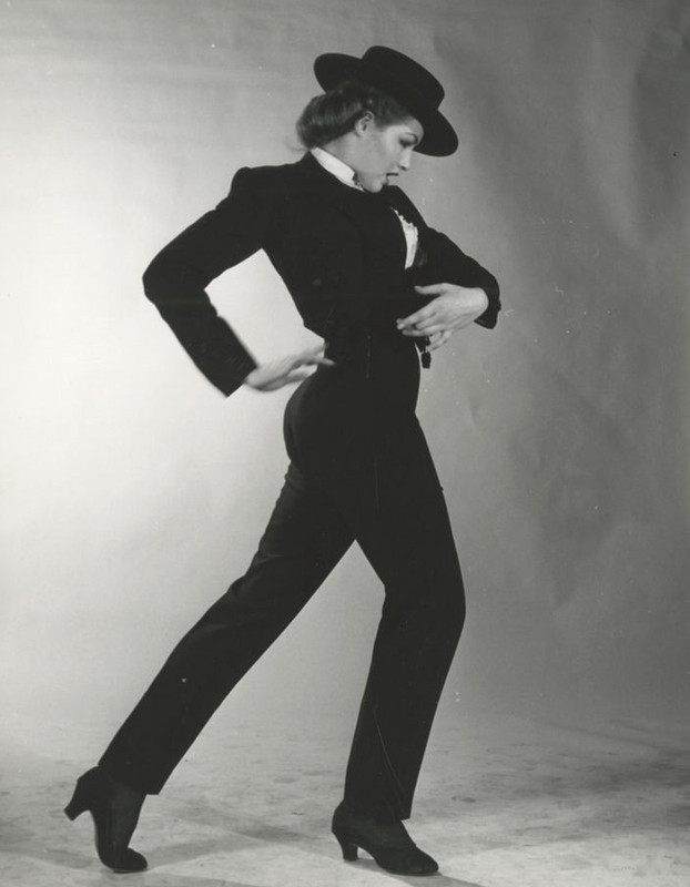 Julie_Newmar_mb42