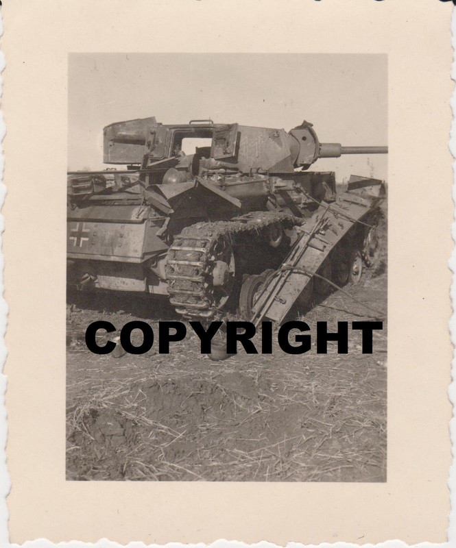 Orig.Foto Panzer III zerstört Charkow Werkstatt 