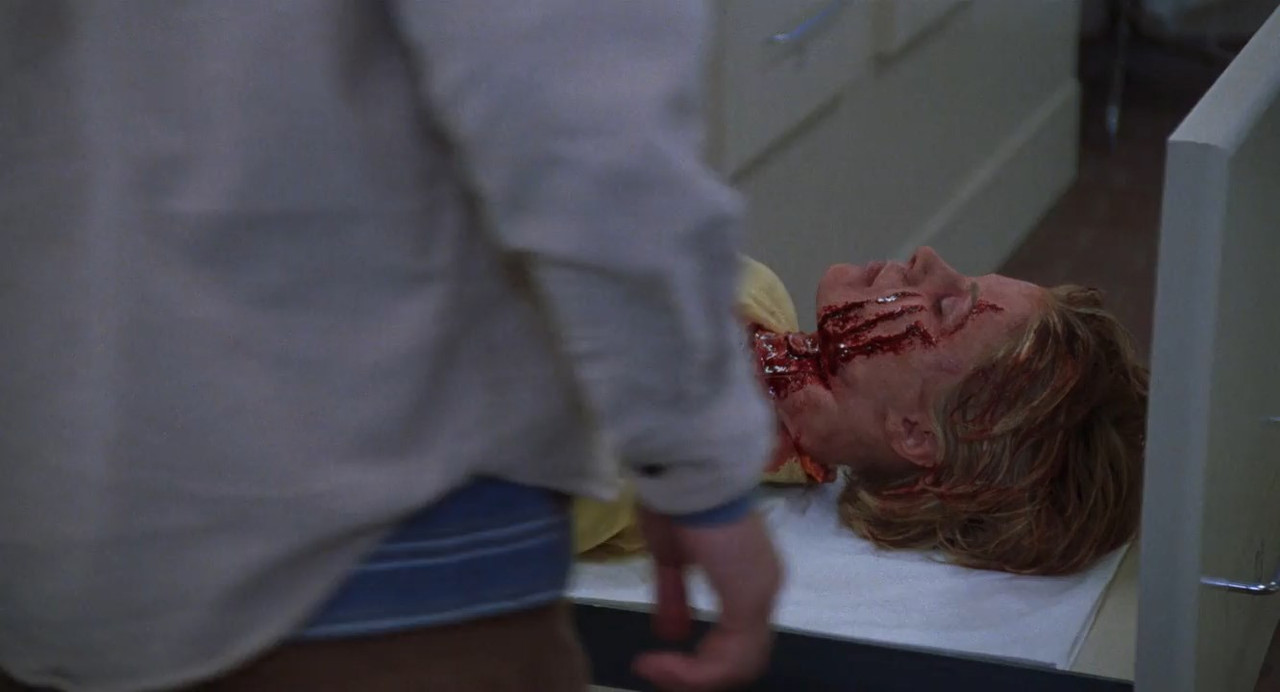 An American Werewolf in Paris 1997 BluRay [Hindi + English] 480p, 720p ESub Screenshot