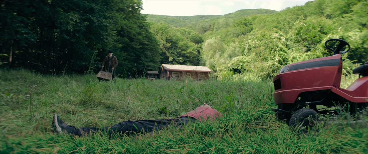 Don't Move 2024 WebRip [Hindi + English] 480p, 720p ESub Screenshot