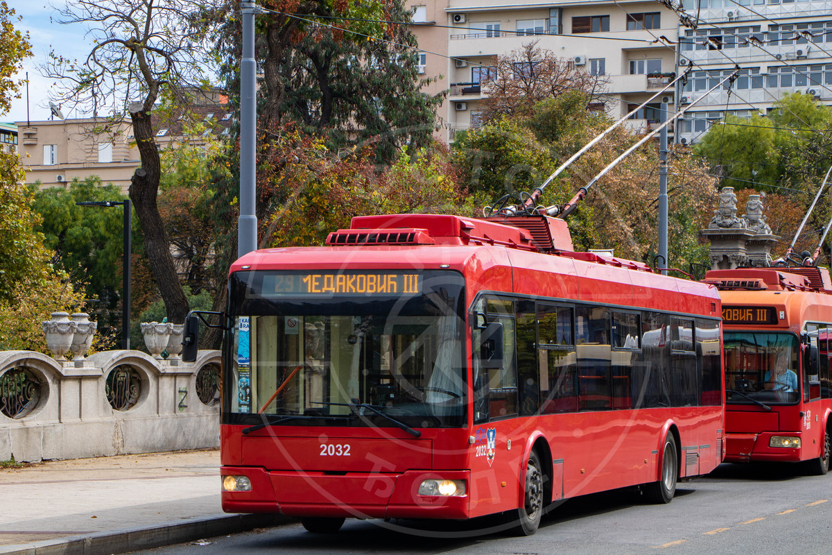 2032-1.jpg