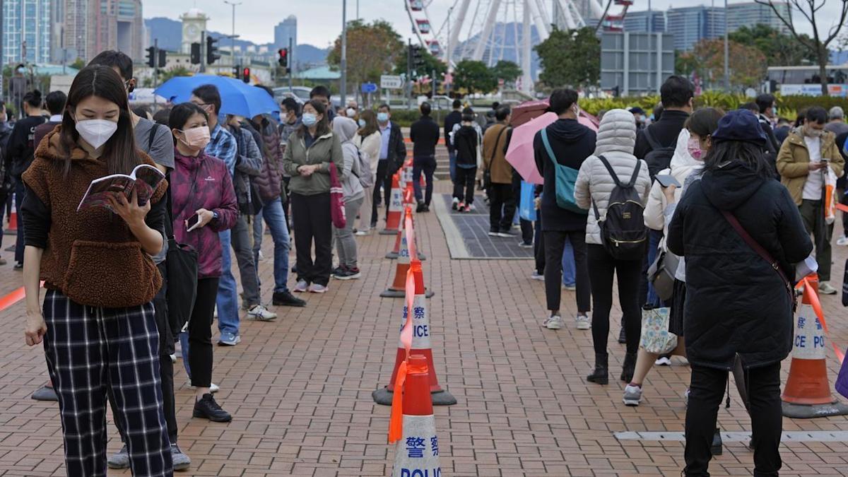 Hong Kong reporta primera muerte por COVID-19 desde septiembre