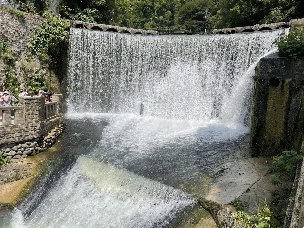 ABBAF85B-B673-4B5F-A1DB-96A571BBD410