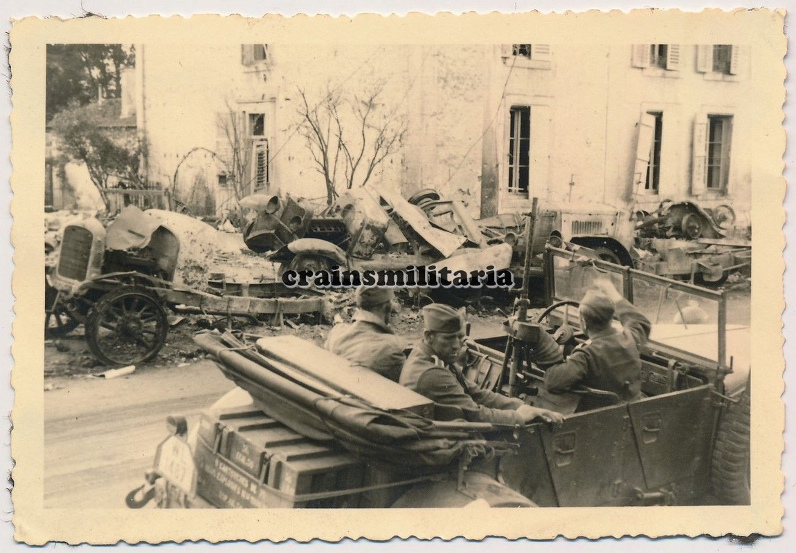 Orig. Foto Kübelwagen in zerstörtes SAINTE-MARIE Belgien Frankre