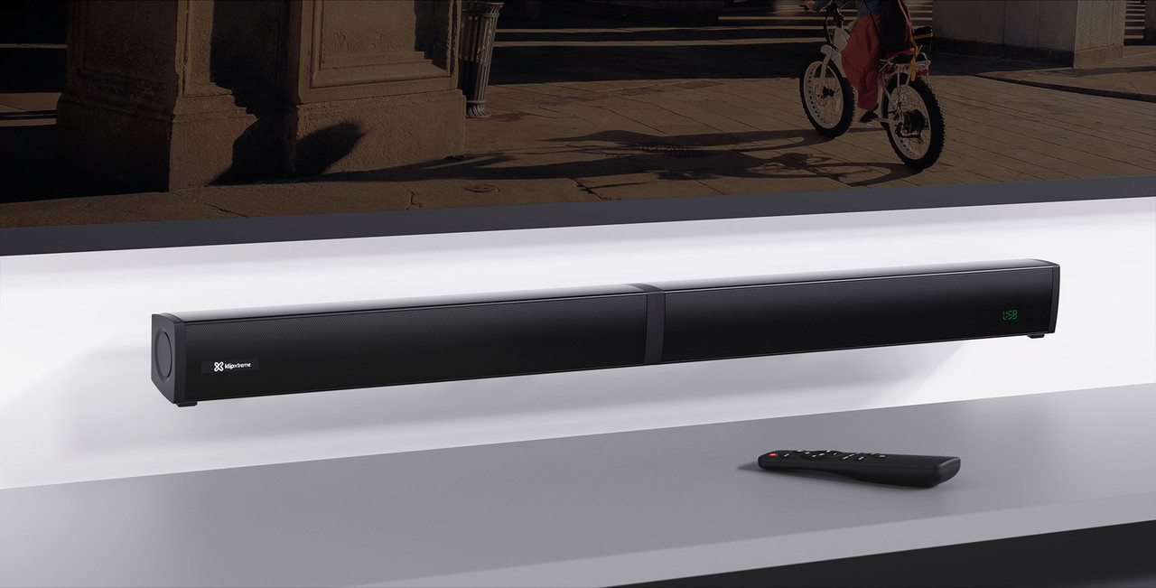 Control remoto y opciones de conectividad de la barra de sonido Klip Xtreme.