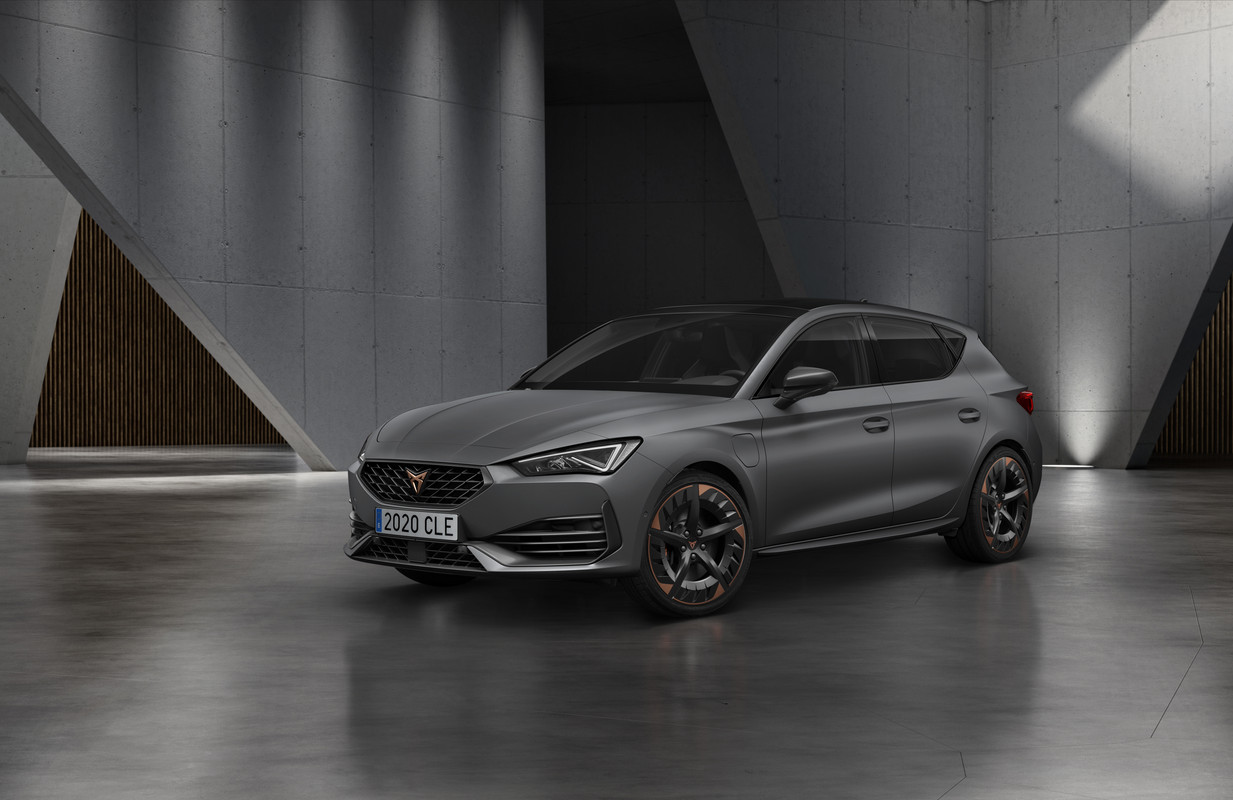 CUPRA_5D_PHEV_01_HQ