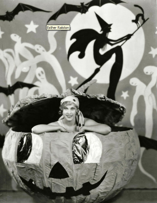 http://img15.hostingpics.net/pics/385631halloweenEstherRalston01.png