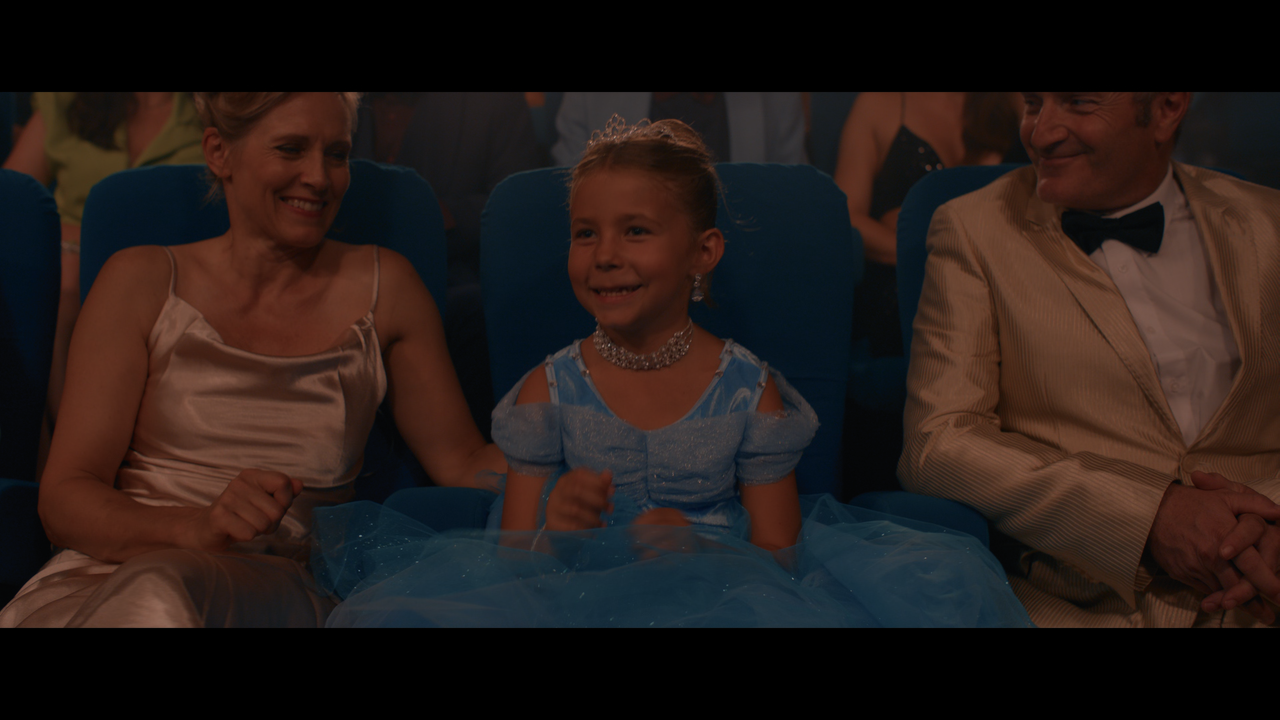 mpv-shot_THE.SUBSTANCE.2024.2160p.UHD.BDREMUX.HDR.DV.HEVC-Нечипорук_02_04_10_0010