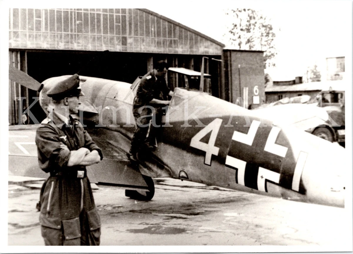 S093 Photo Wehrmacht Archive Repro Luftwaffe Aircraft Me109 Pilot Top Camo Camouflage
