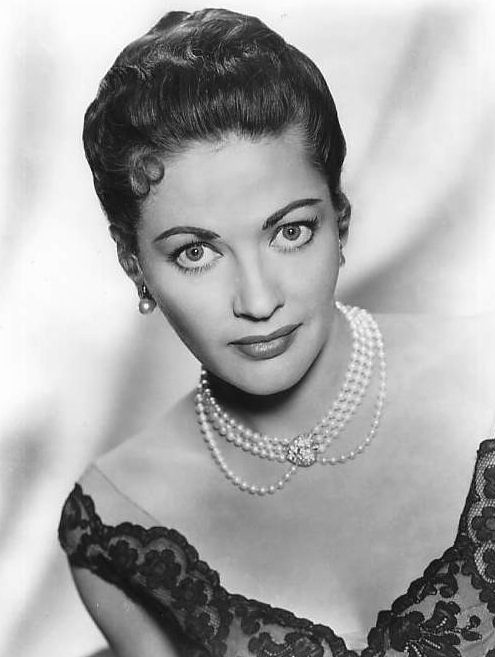 Yvonne_De_Carlo_a58