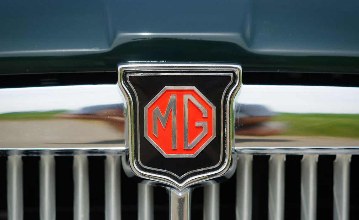 logo mg b