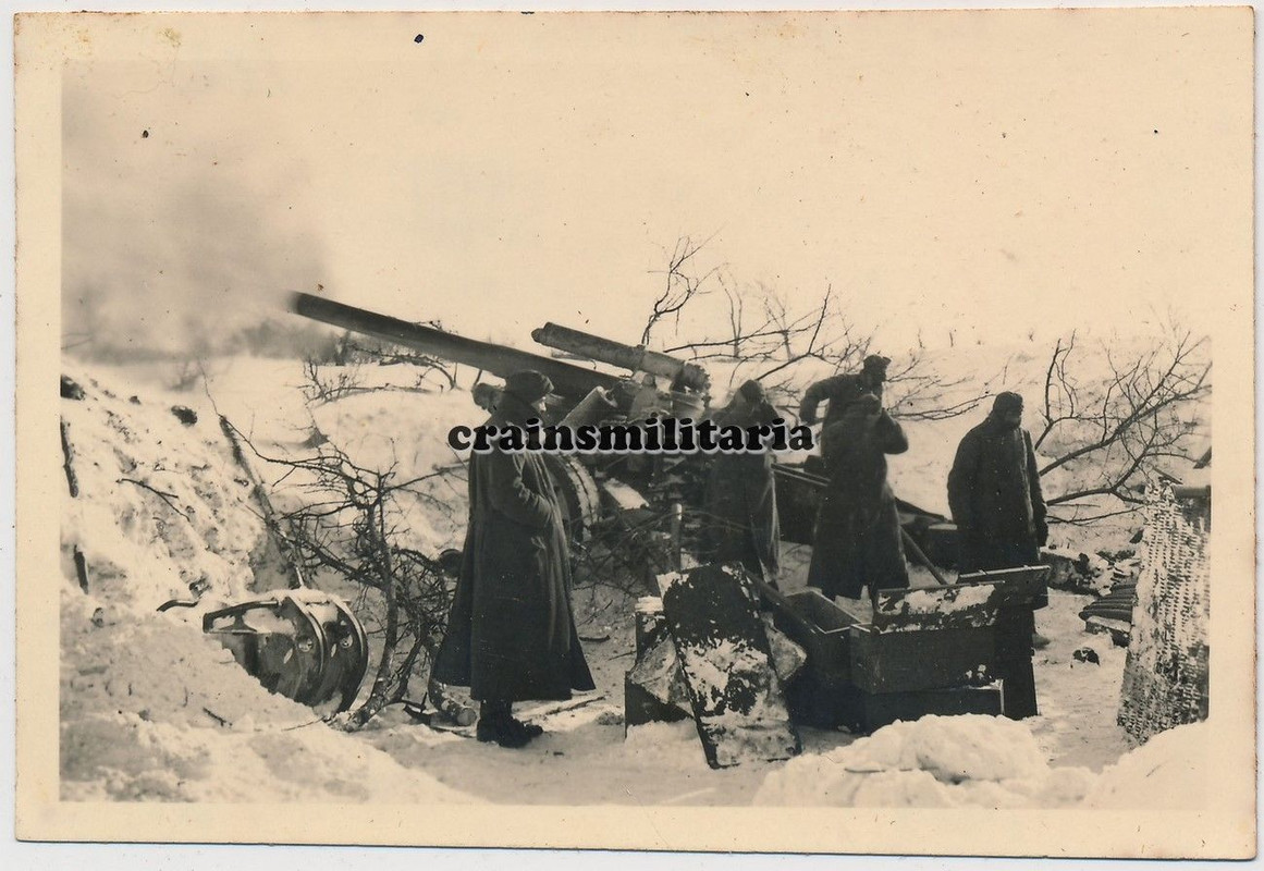 Orig. Foto Artillerie Geschütz Stellung Mörser b. Feuern Winter in Russland
