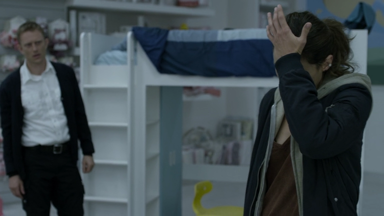 Absentia.S02E01.Casualties.WEBMux.ITA.ENG.AAC.Multisub.x264-BlackBit[screenshot 4]