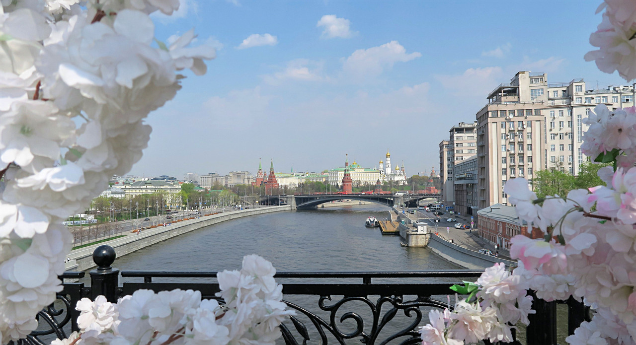 весна кремльа