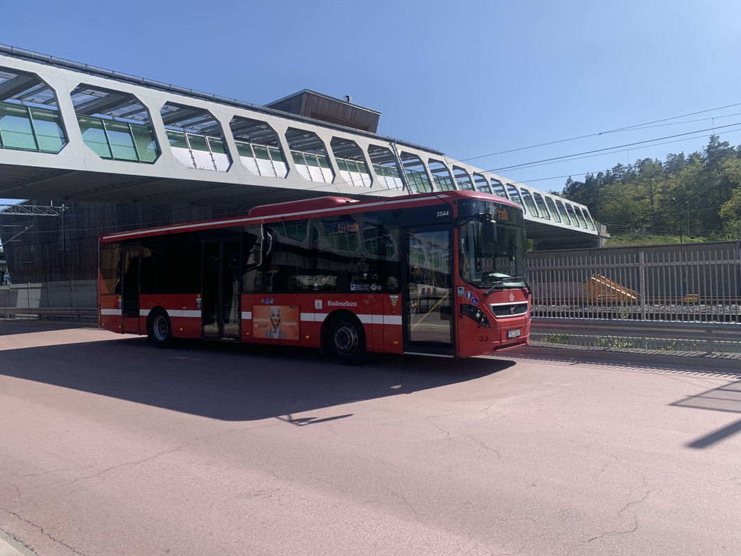 0939477A-4321-4B1B-8B27-D8AA0C1C3F46