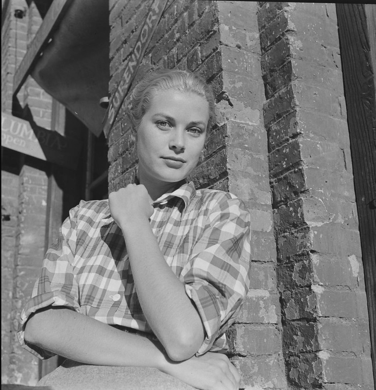 GraceKelly_md10