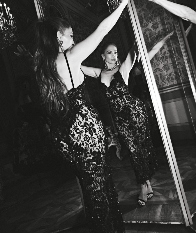 Jennifer Lopez Lace Dolce Gabbana APMilan283