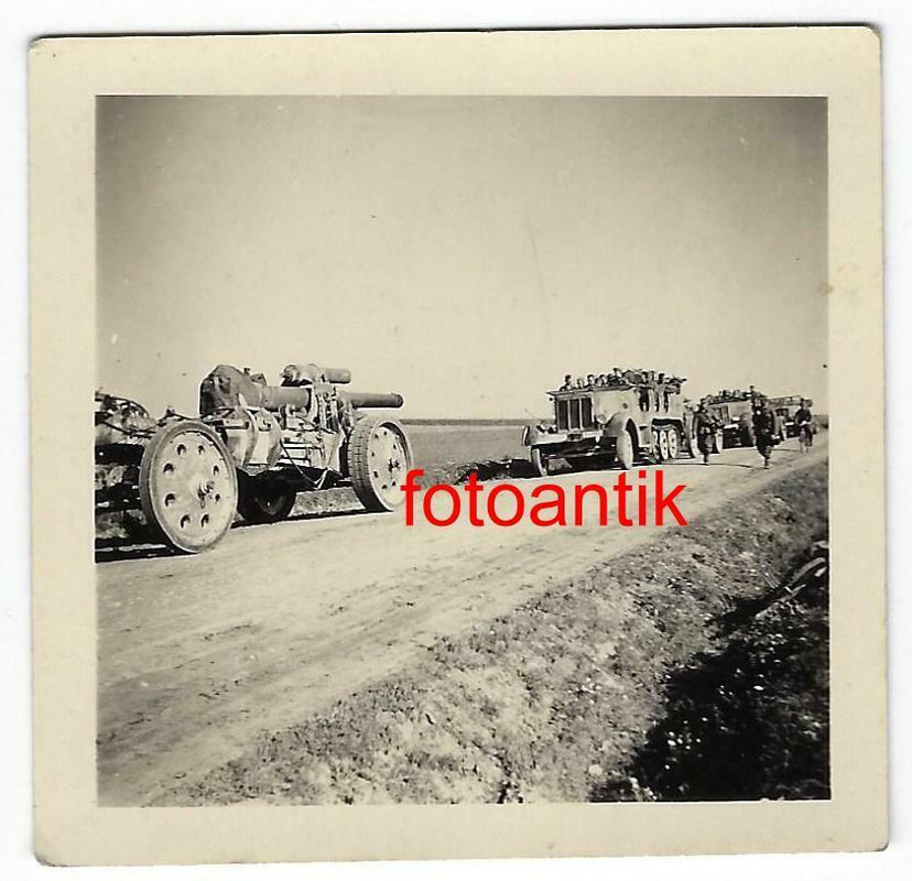Foto 2 WK Panzer Halbkette schwere Haubitze Geschütz vor Lemberg Super