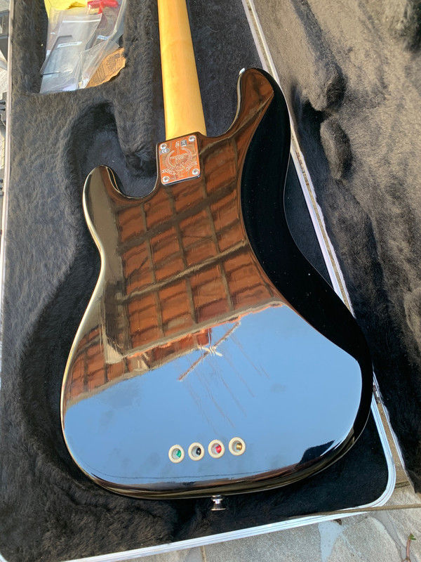 Baixo Fender Precision Bass 4 Cordas American Standard 2011 IMG-1111