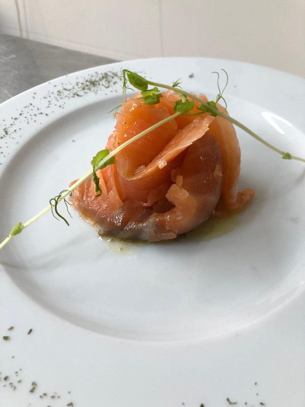 Sashimi di salmone