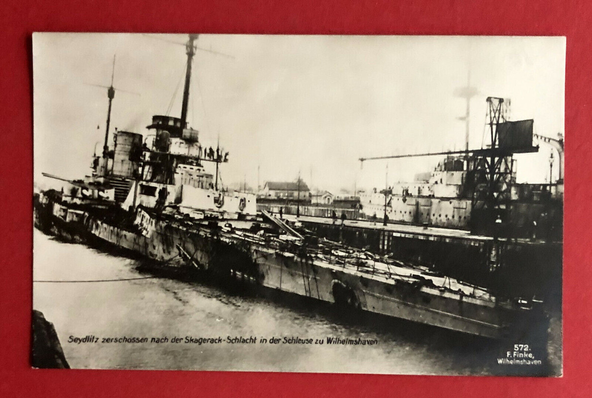 Foto AK Kaiserliche Kriegsmarine 1. WK zerschossene Seydlitz in Wilhelms.( 80041