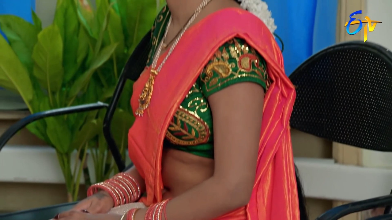 [Image: Telugu-Serial-Artist-Sexy-Hot-Navel-Show...23-426.jpg]