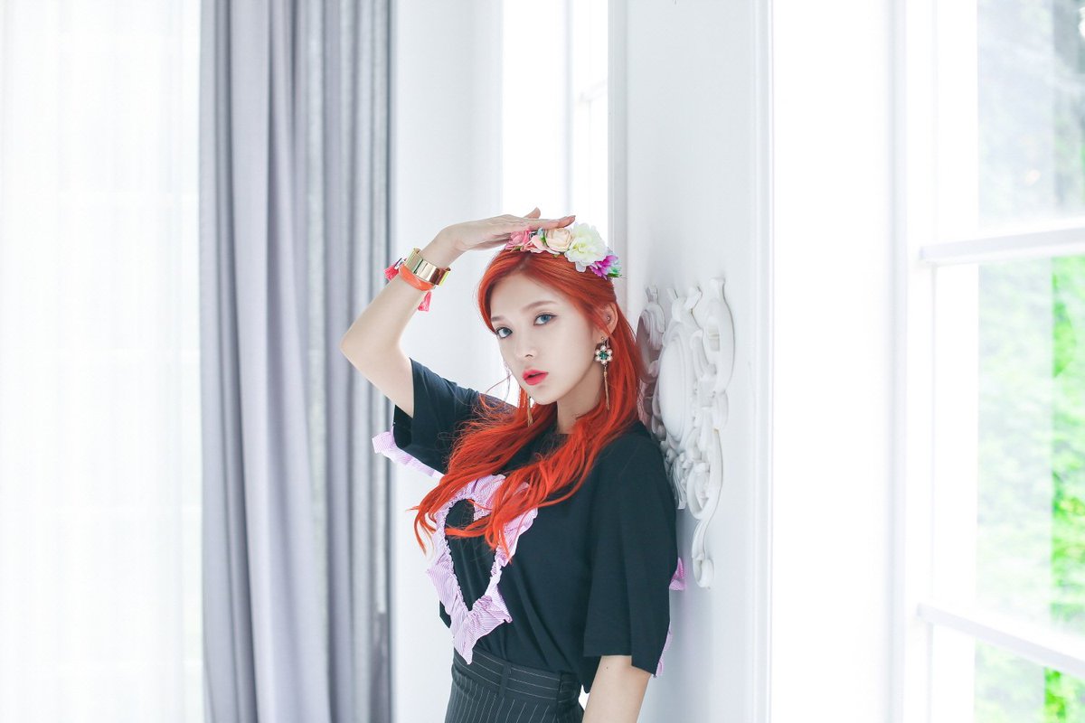 9muses-sojin-2.jpg