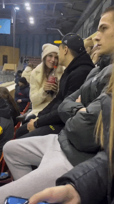1761052617855288.gif