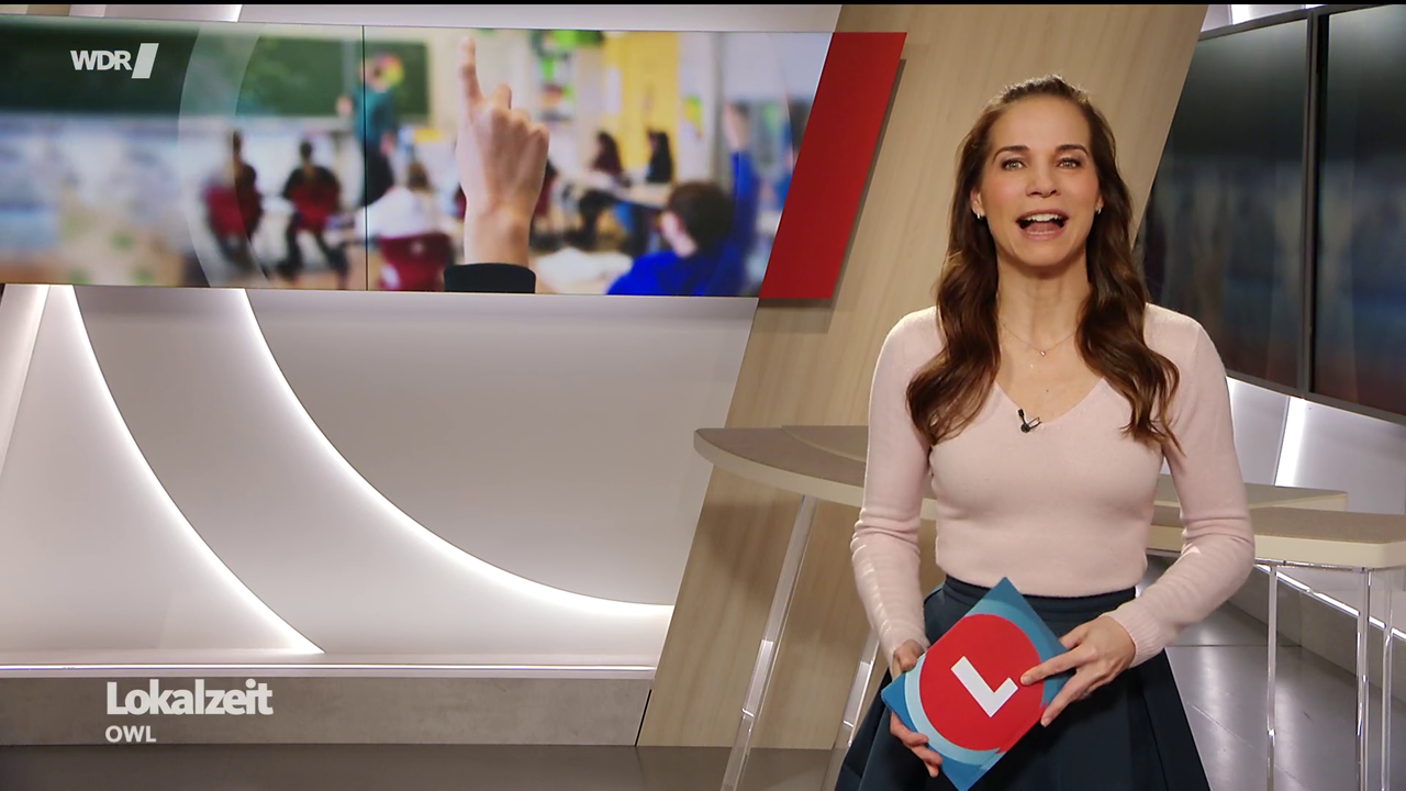 Kristina Sterz WDR Lokalzeit OWL 12 03 2026 112X Caps 81