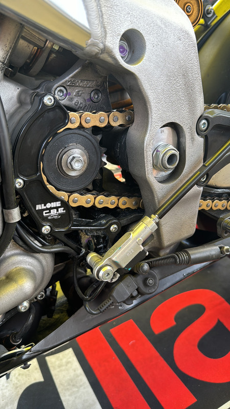 EA5F6C16-7819-4445-8BF9-4B2E4C7AB521