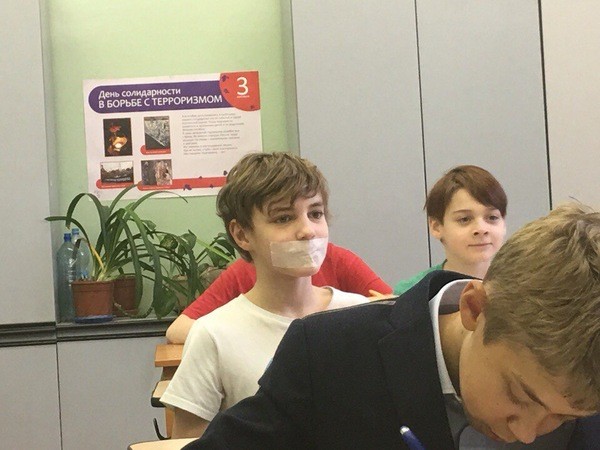 20 фотографий о том, что творится в современных школах