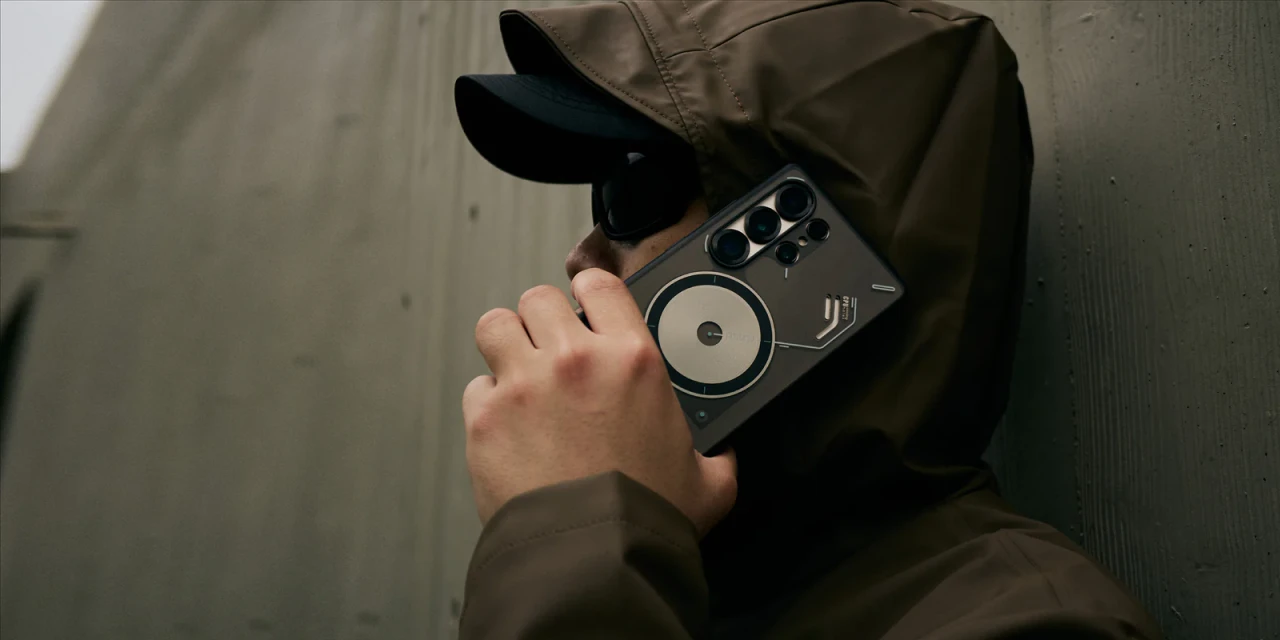 Husa pentru Samsung S25 Ultra, Aulumu Frosted, TPU rezistent, Compatibila MagSafe, Efect fosforescent, Protectie Camera, Butoane aluminiu, Racire activa CoolHyper, Protectie premium, Gri/Transparent 4 d8533ebd aca9 49bf a6ea 419cd719d6f4