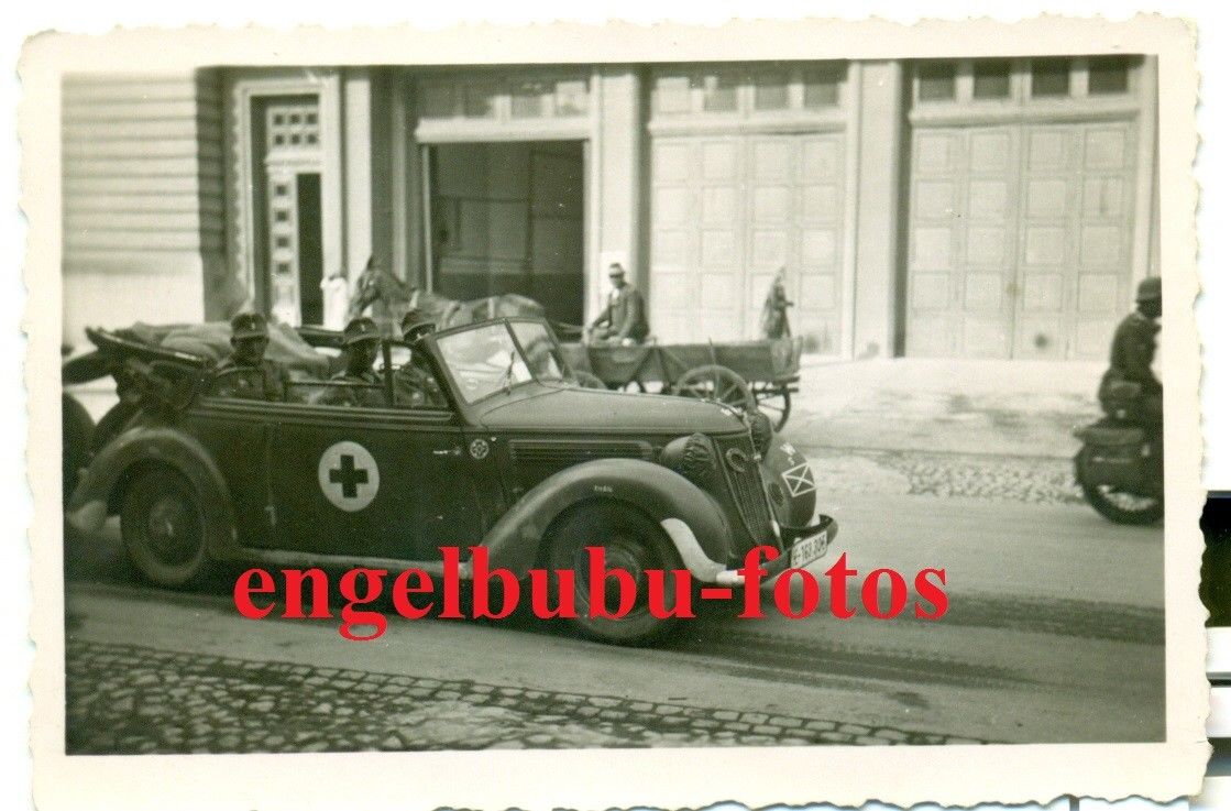 FOTO - 4.GEBIRGS-DIVISION (ENZIAN) - FAHRZEUG - KÜBELWAGEN - SAN