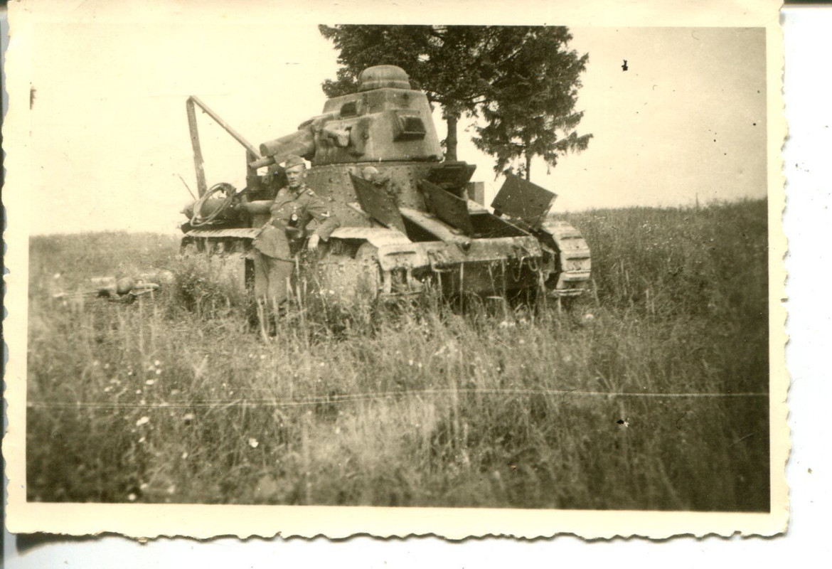 Orig.Foto Französischer Beute - Panzer Tank Rena