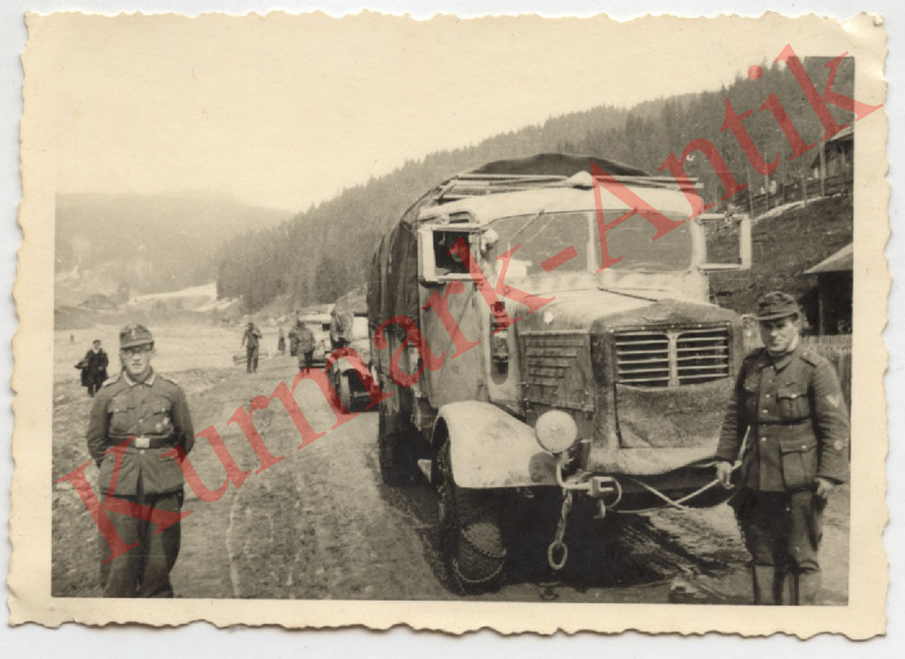 Foto Wehrmach 1944  45 LKW Panzer Reg. Büssing K