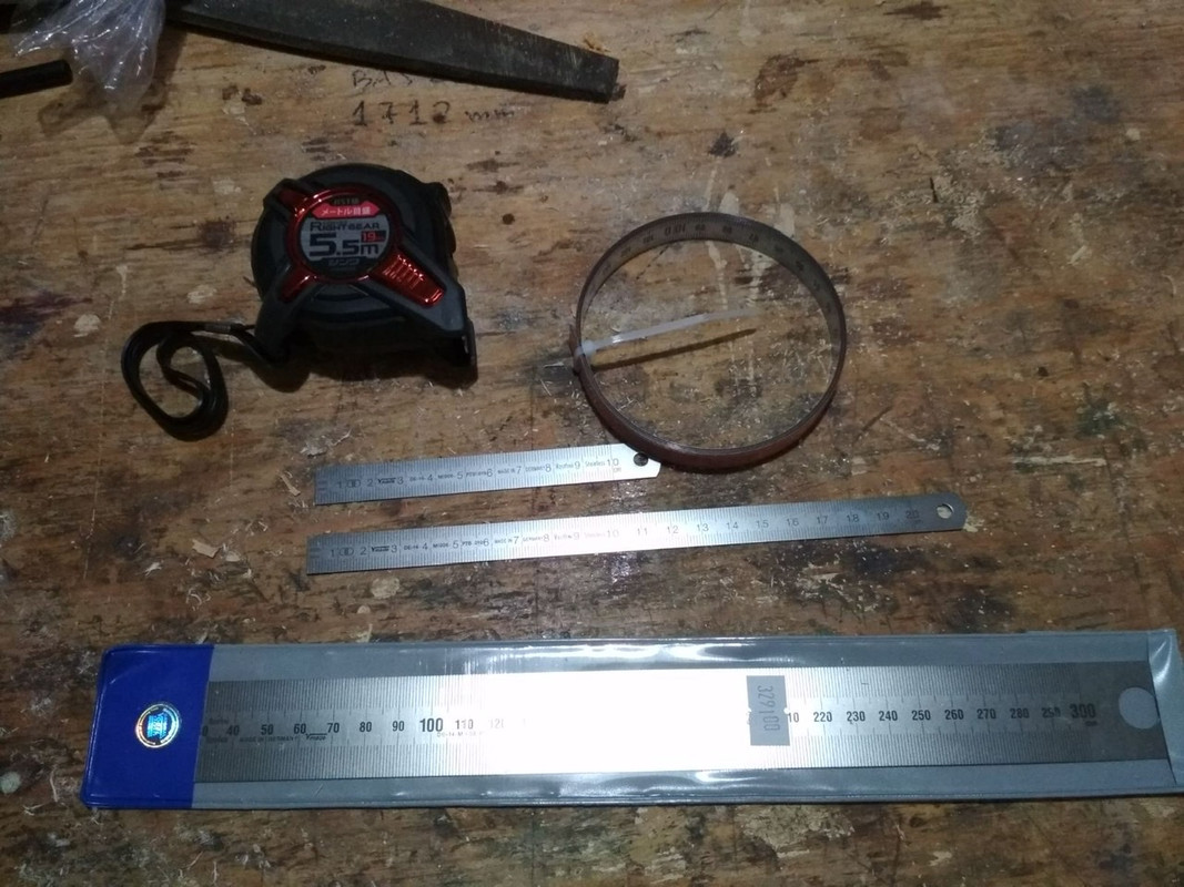 FDFD7BF6-4649-4FE9-85B5-3F86F70C05AB