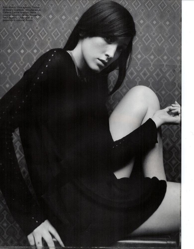 ARCHIVIO - Vogue Italia (February 2001) - People To Watch - 020