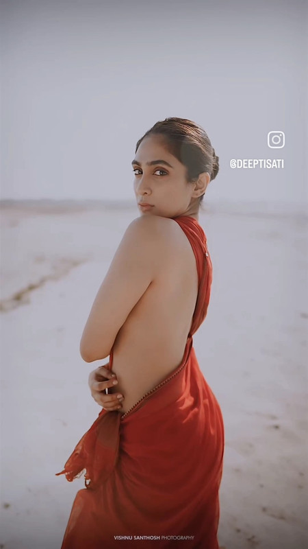 Deepti Sati hot in braless costume.mp4_snapshot_00.18.752