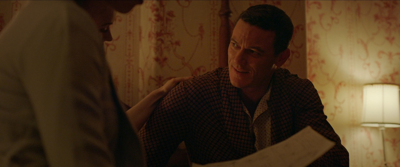 Professor Marston and the Wonder Women (2017).mkv_snapshot_01.15