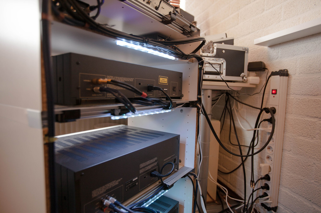 201405 Männerhöhle horraum-nach-einzug-8_430318