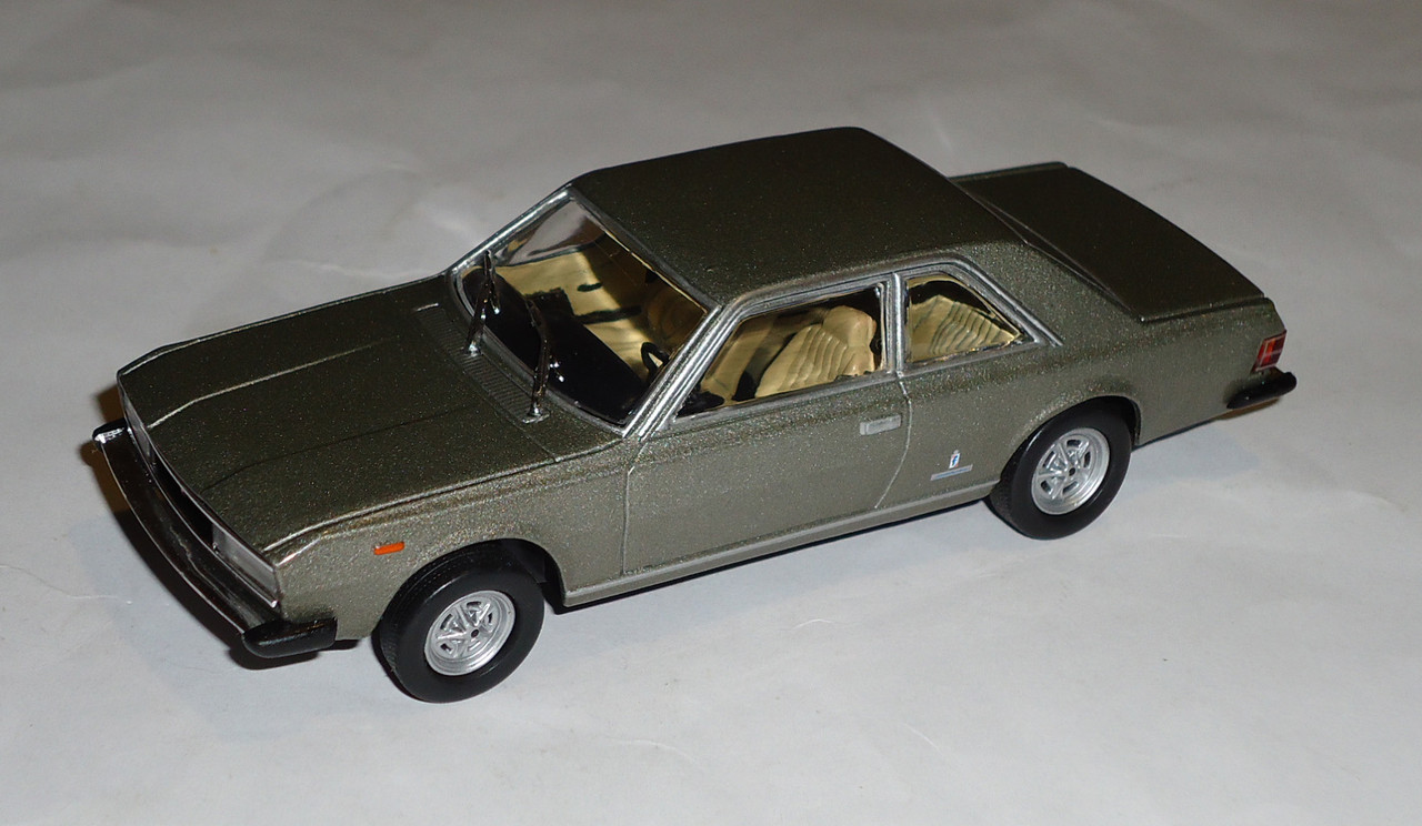 FIAT-130 Coupe1