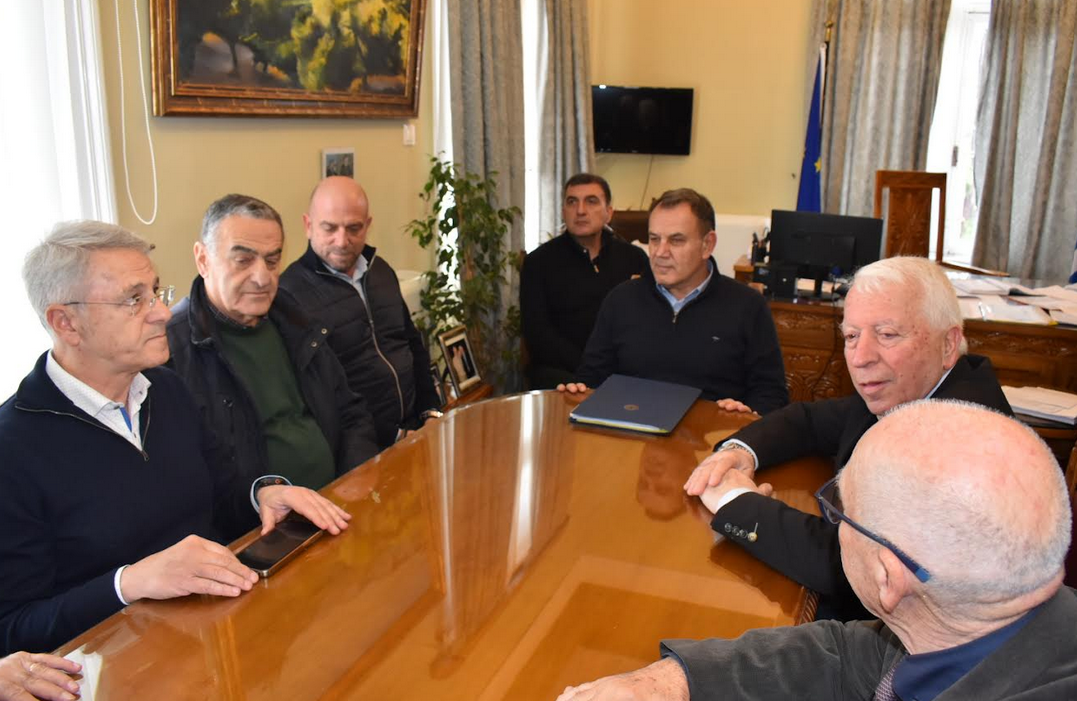 ΣΥΝΑΝΤΗΣΗ ΠΕΡΙΦΕΡΕΙΑΡΧΗ ΜΕ ΥΠΟΥΡΓΟ ΠΑΝΑΓΙΩΤΟΠΟΥΛΟ – ΤΙ ΕΙΠΩΘΗΚΕ 
