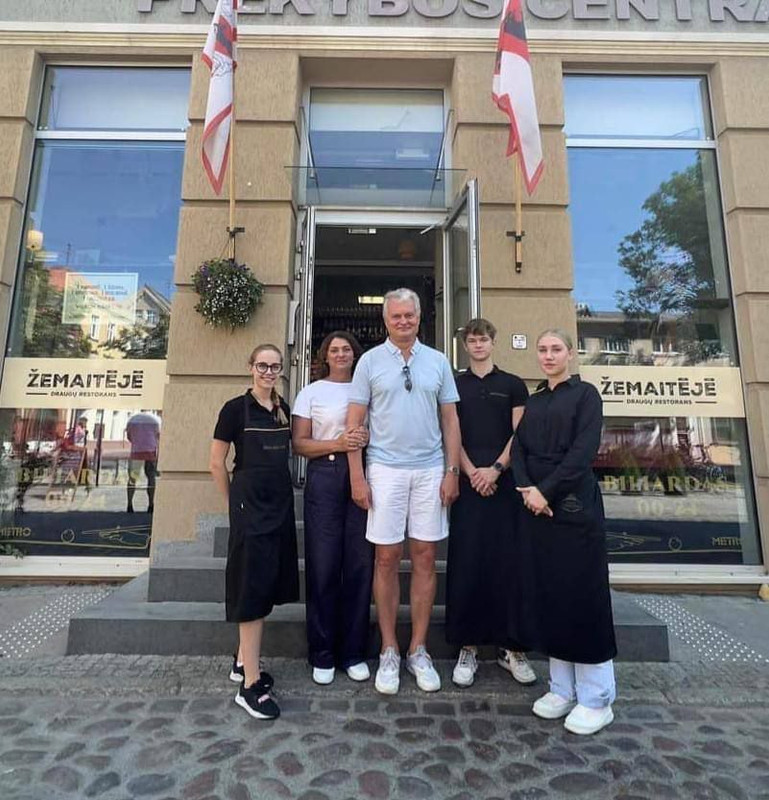Litukrijos mokytojams pinigų nėra, bet Okrainai pinigų visada yra