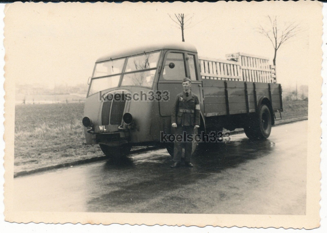 Foto französischer Renault AGR Beute LKW Beamter
